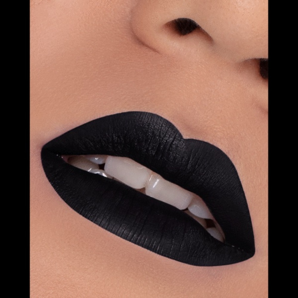 LIMITED EDITION SATIN MATTE LIP CREME LEATHER BLACK GOTH MILANI - Picture 4 of 11